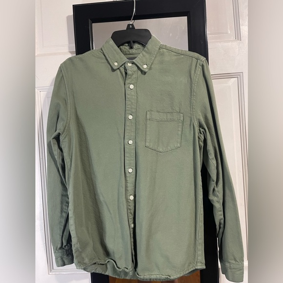Regular Fit - Picture 1 of 2